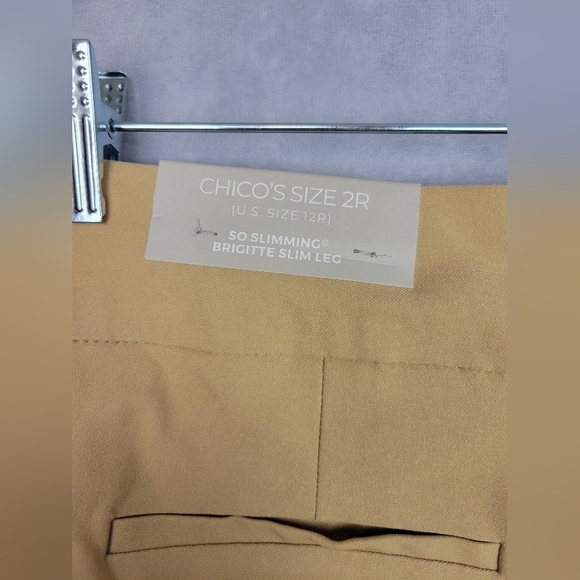 CHICO'S 2(L-12) BEIGE PULL ON TUMMY CONTROL STRETCH CAPRIS PANTS - Picture 5 of 11